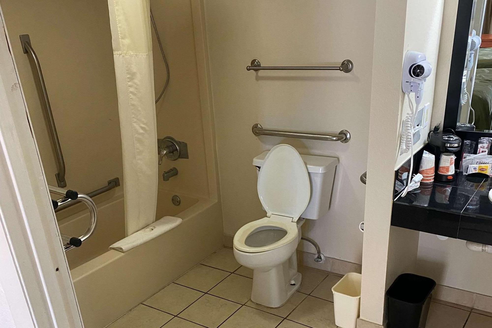 Quality Inn Near Manatee Springs State Park تشيفلاند المظهر الخارجي الصورة