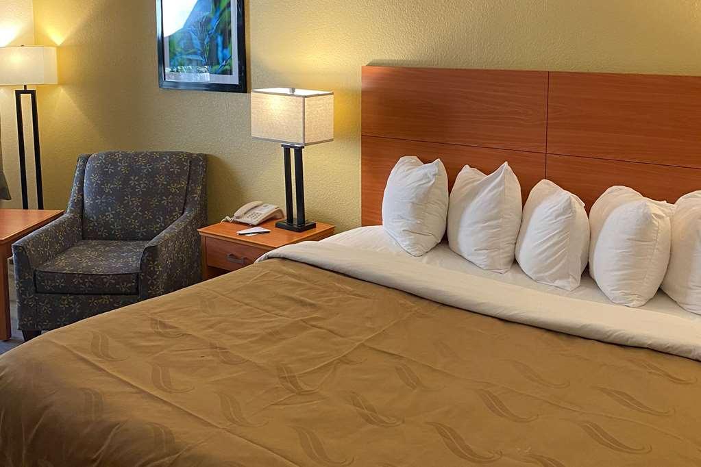 Quality Inn Near Manatee Springs State Park تشيفلاند الغرفة الصورة