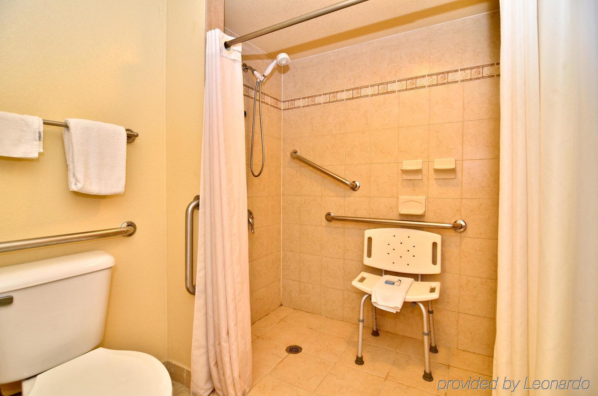 Quality Inn Near Manatee Springs State Park تشيفلاند الغرفة الصورة