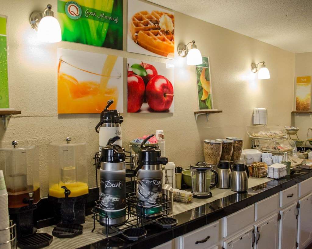 Quality Inn Near Manatee Springs State Park تشيفلاند المطعم الصورة